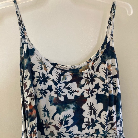 Thin air maxi sundress with pockets size large - Picture 2 of 4